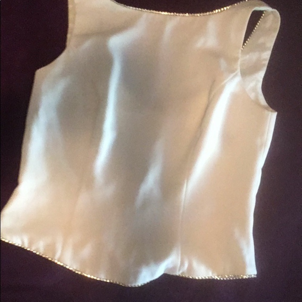 Top - Picture 2 of 3